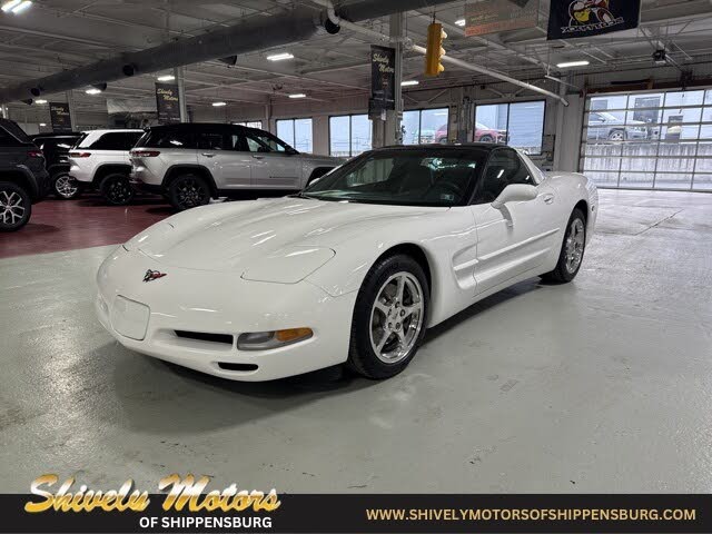 2004 Chevrolet Corvette Coupe RWD
