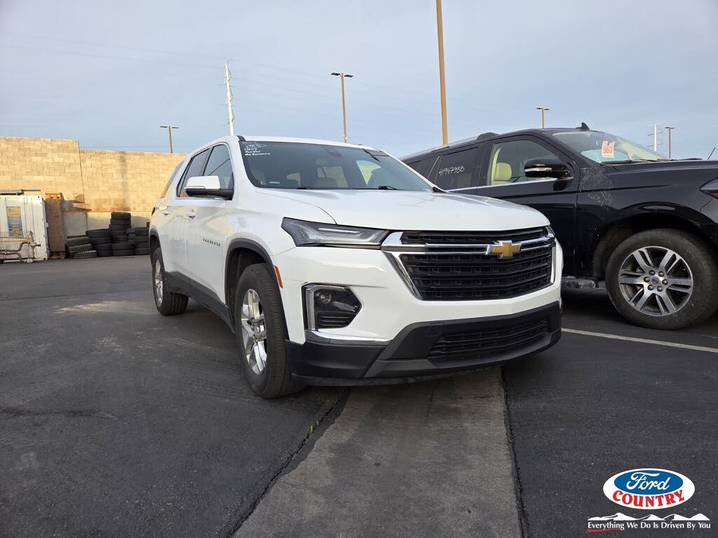 2023 Chevrolet Traverse LS FWD