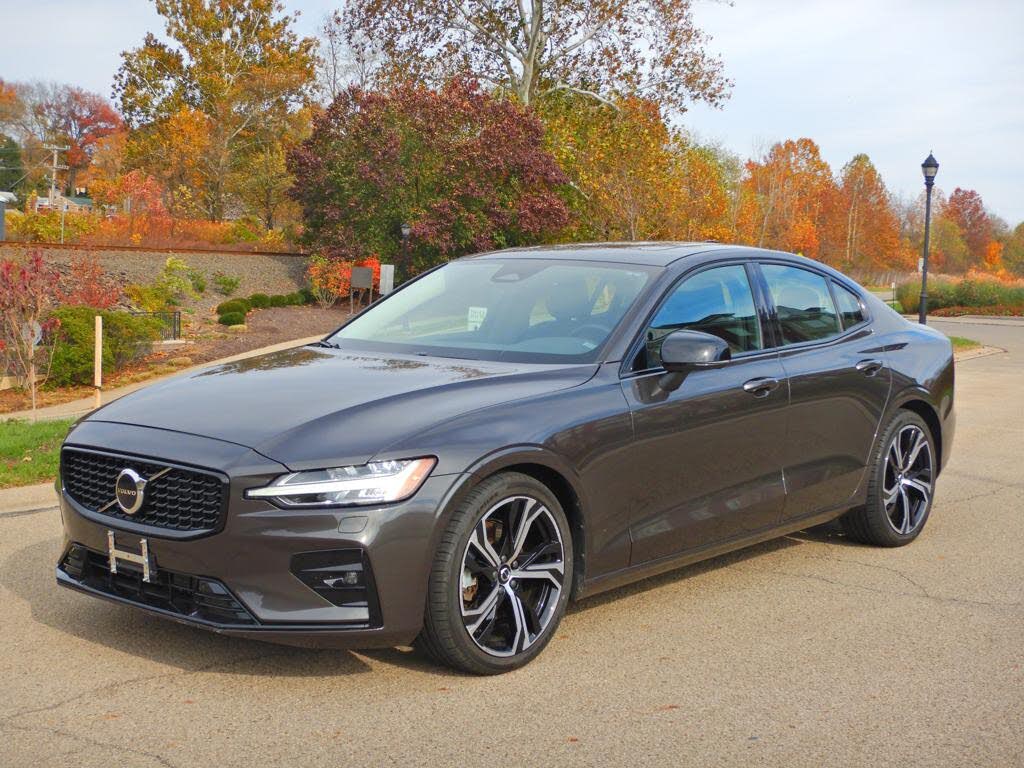 2025 Volvo S60 B5 Core AWD