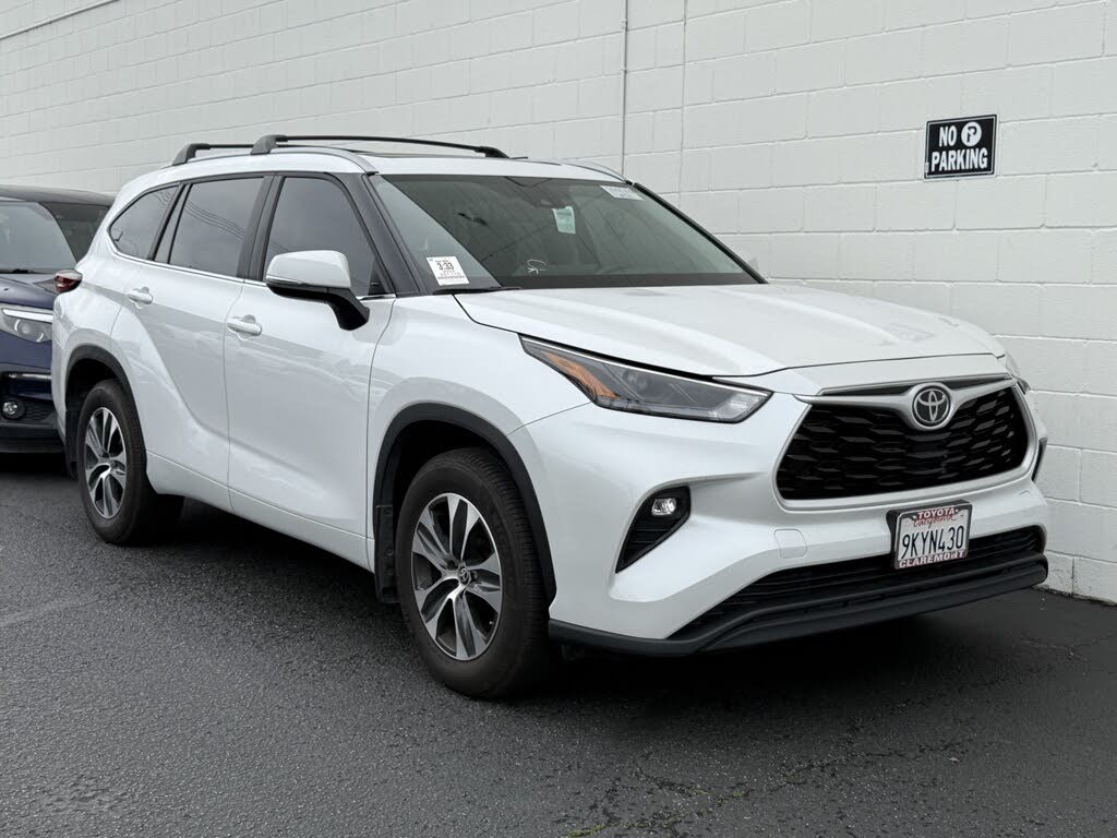 2024 Toyota Highlander XLE FWD