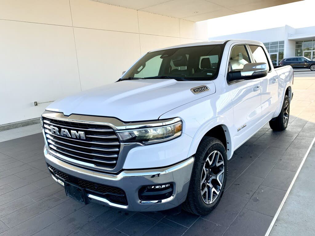 2025 RAM 1500 Laramie Crew Cab 4WD