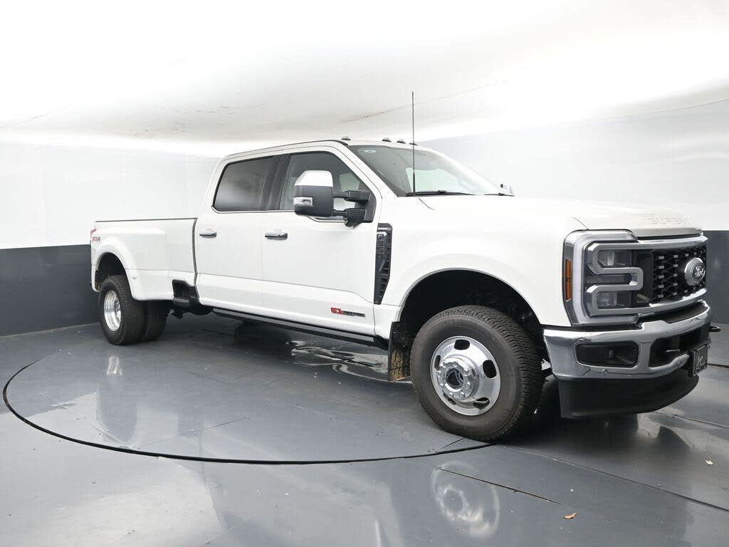 2025 Ford F-350 Super Duty Lariat Crew Cab LB DRW 4WD