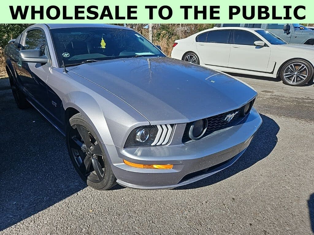 2006 Ford Mustang GT Deluxe Coupe RWD