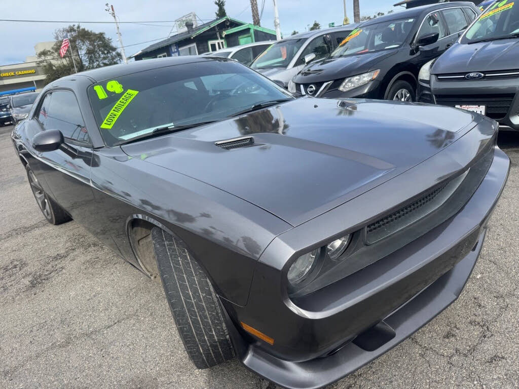 2014 Dodge Challenger SXT RWD