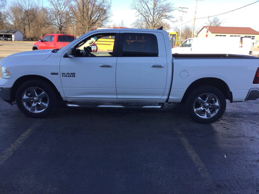 2016 RAM 1500 SLT Crew Cab 4WD