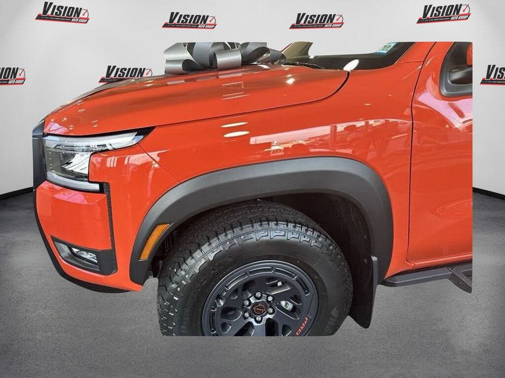 2025 Nissan Frontier PRO-4X Crew Cab 4WD