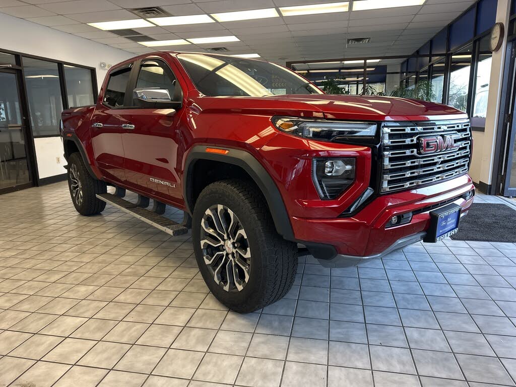 2024 GMC Canyon Denali Crew Cab 4WD