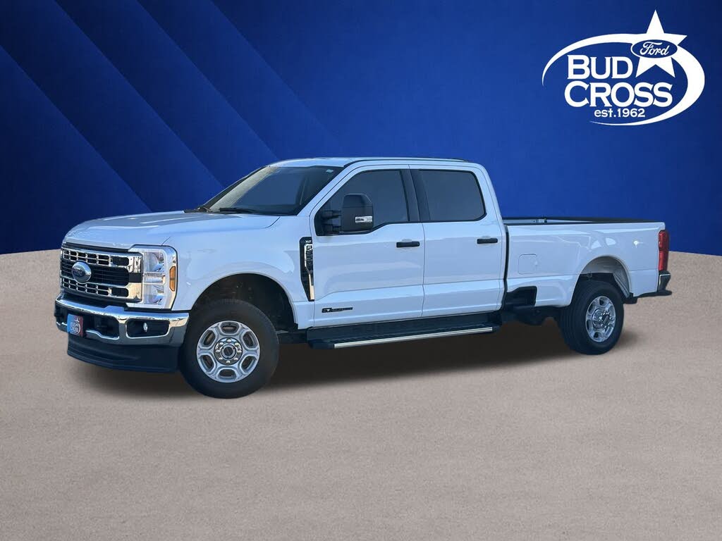 2025 Ford F-350 Super Duty XLT Crew Cab 4WD