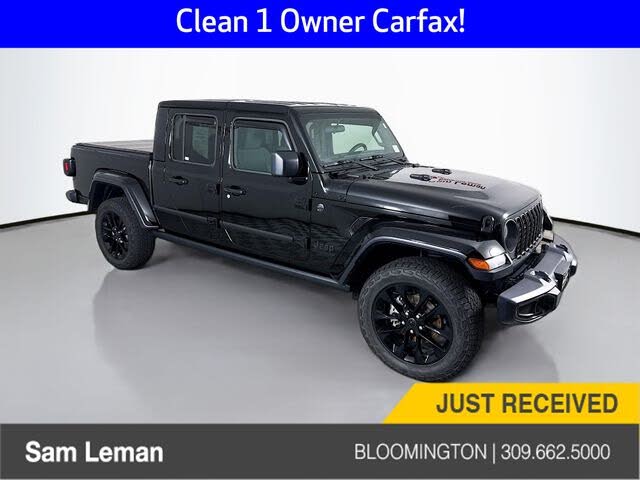2025 Jeep Gladiator NightHawk Crew Cab 4WD