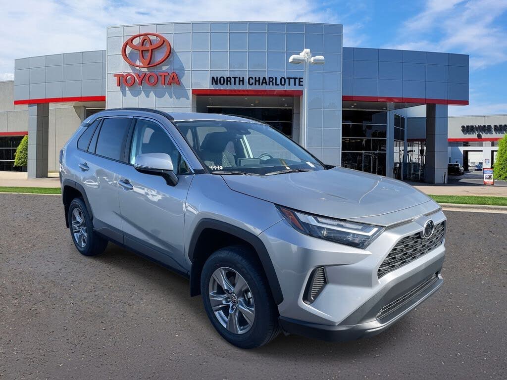 2025 Toyota RAV4 XLE FWD