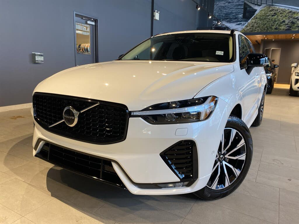 Volvo XC60 B5 Plus Dark Theme AWD 2025