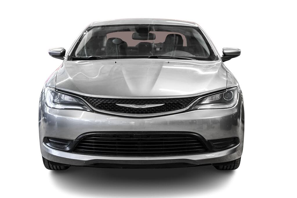 2016 Chrysler 200 LX Sedan FWD