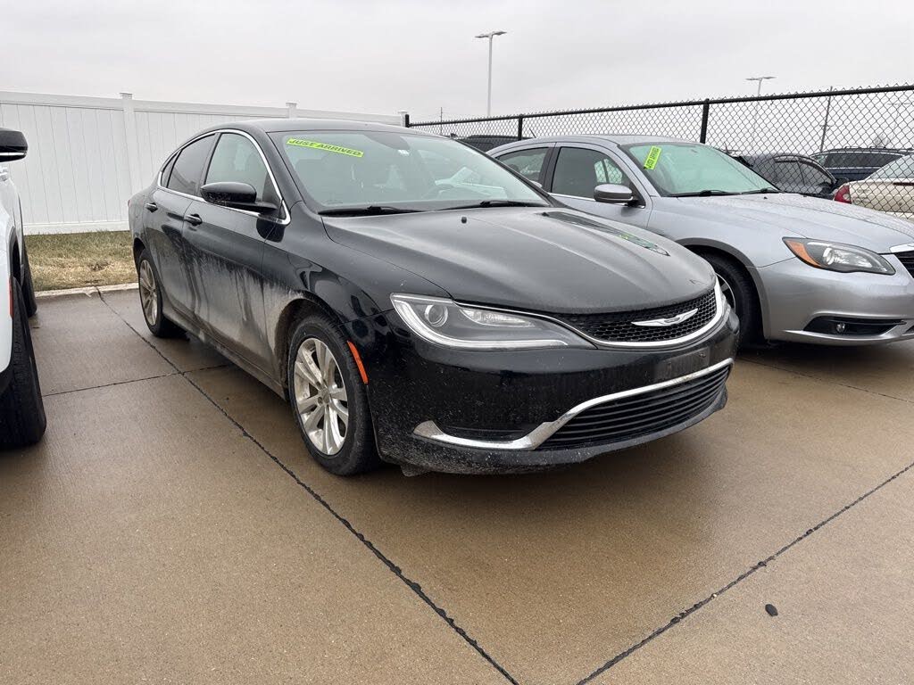 2015 Chrysler 200 Limited Sedan FWD