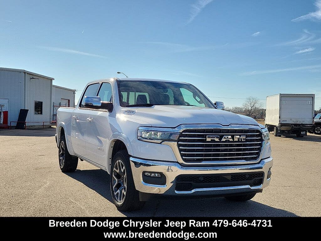 2025 RAM 1500 Laramie Crew Cab 4WD