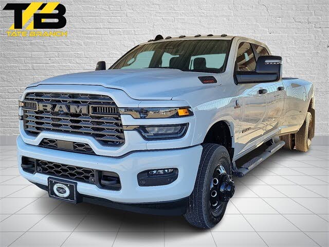 2025 RAM 3500 Big Horn Crew Cab LB DRW 4WD