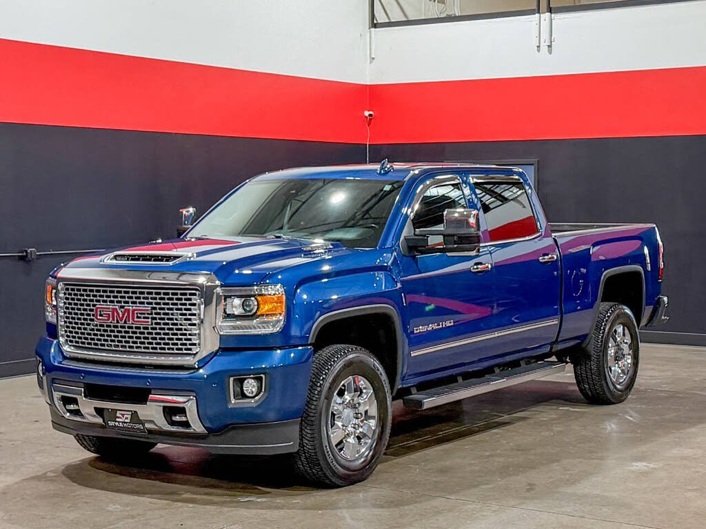 2017 GMC Sierra 3500HD Denali Crew Cab SB 4WD