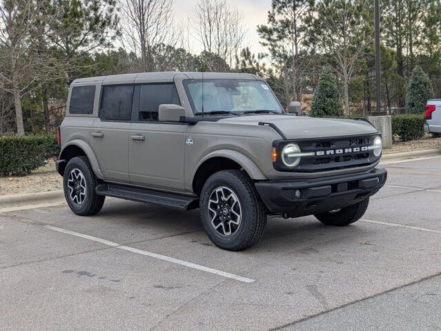 2025 Ford Bronco Outer Banks 4-Door 4WD