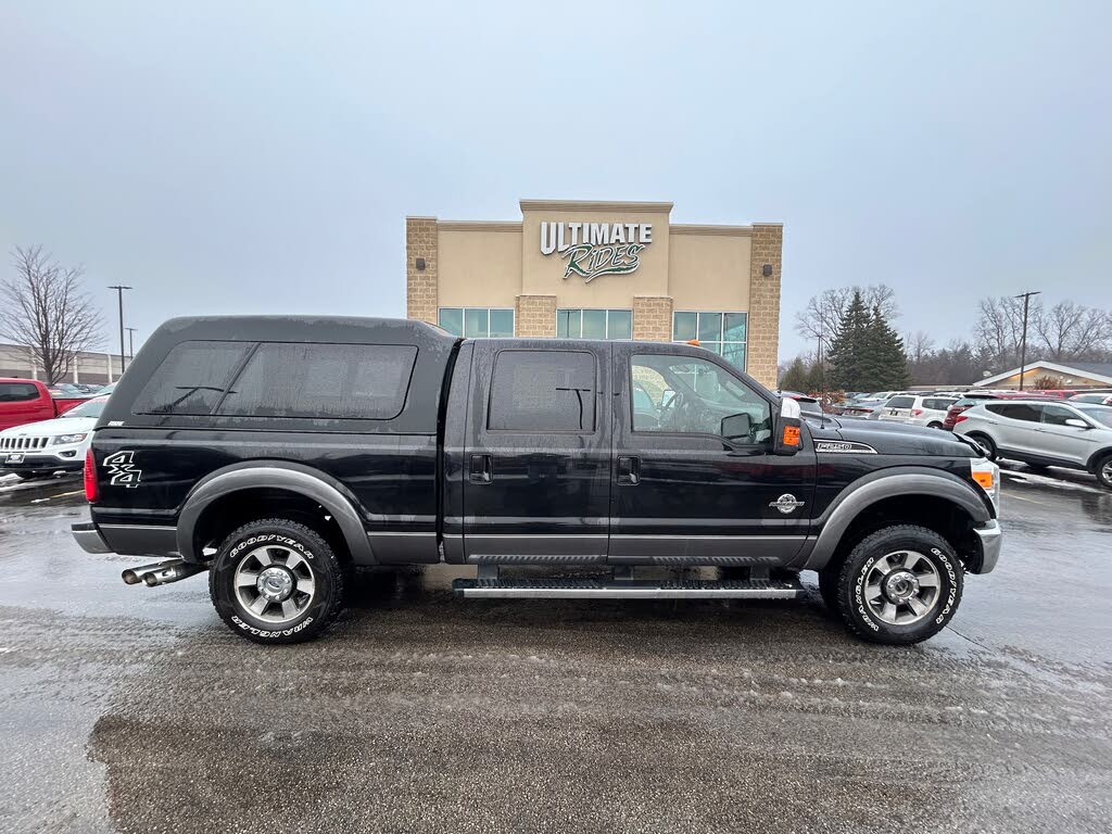 2011 Ford F-250 Super Duty Lariat Crew Cab 4WD