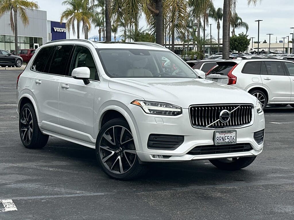 2020 Volvo XC90 T6 Momentum 6-Passenger AWD