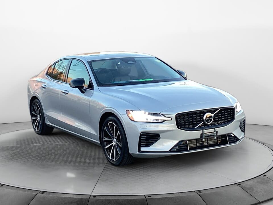 2024 Volvo S60 Recharge T8 Plus Dark Theme eAWD