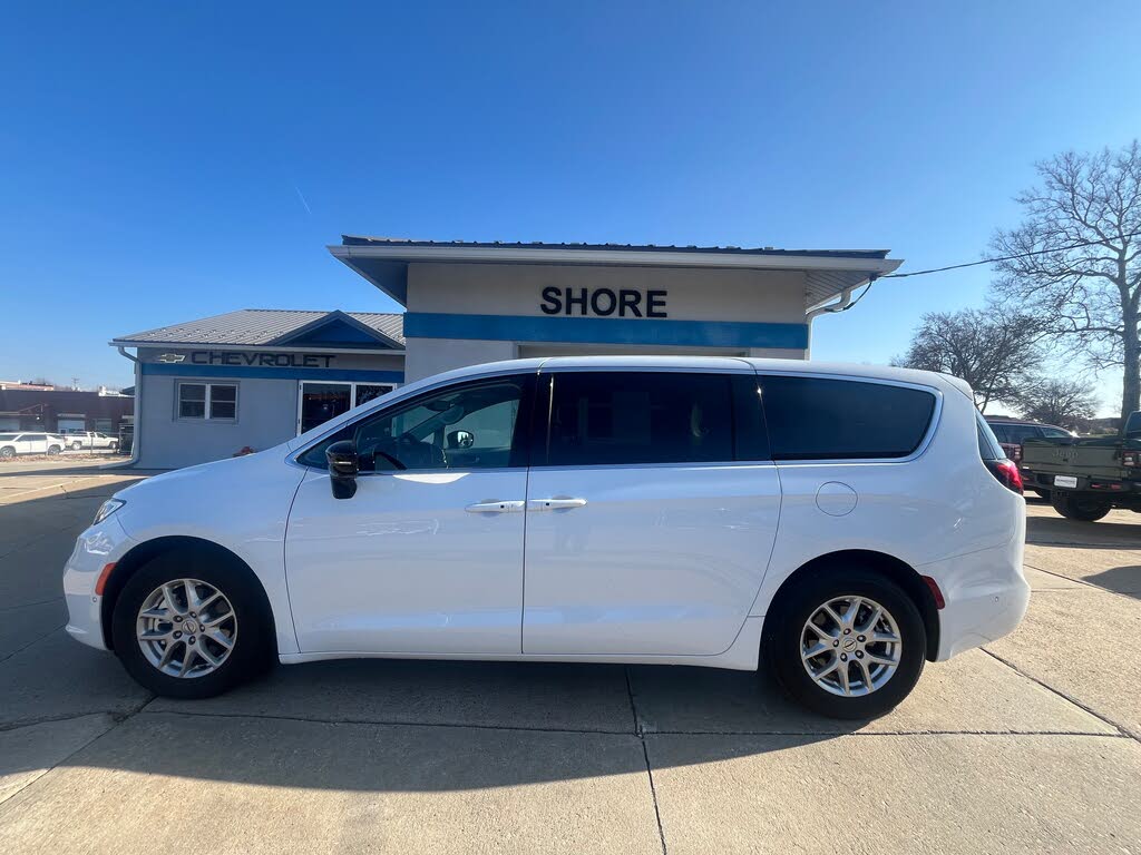 2024 Chrysler Pacifica Touring L FWD