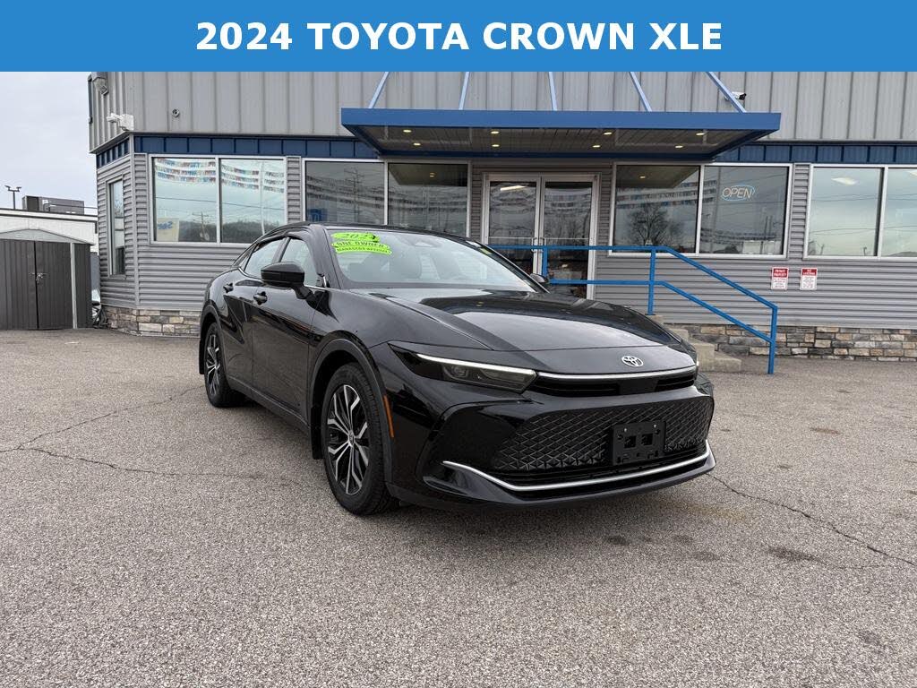 2024 Toyota Crown XLE AWD