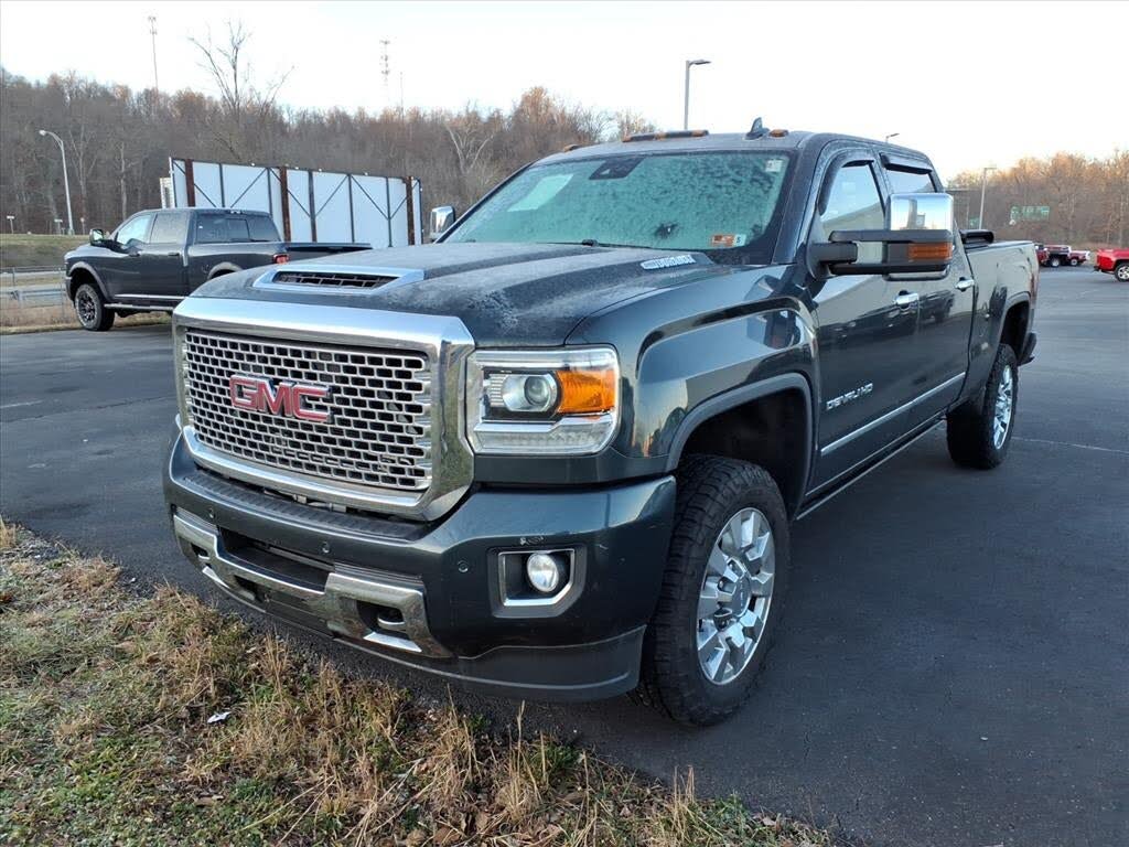 2017 GMC Sierra 2500HD Denali Crew Cab SB 4WD