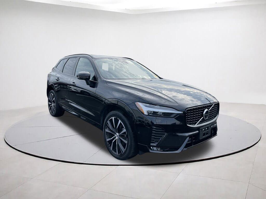2025 Volvo XC60 B5 Plus Dark Theme AWD