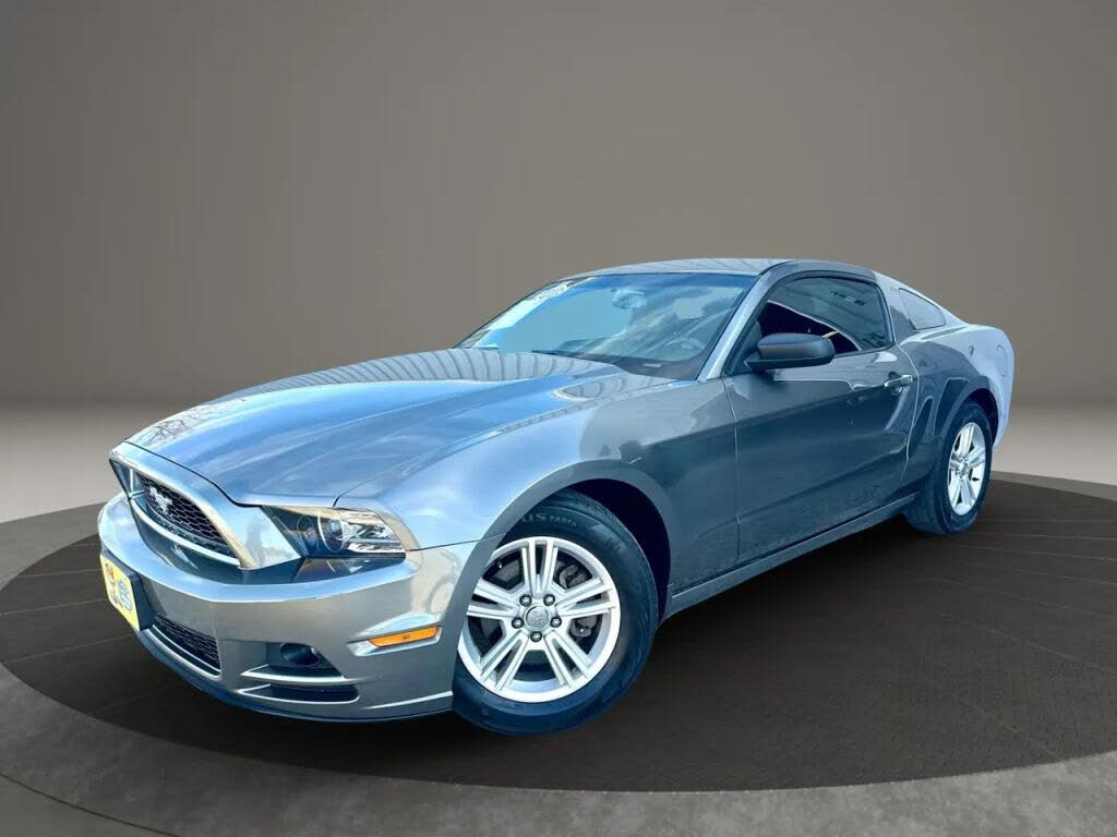 2014 Ford Mustang V6 Coupe RWD