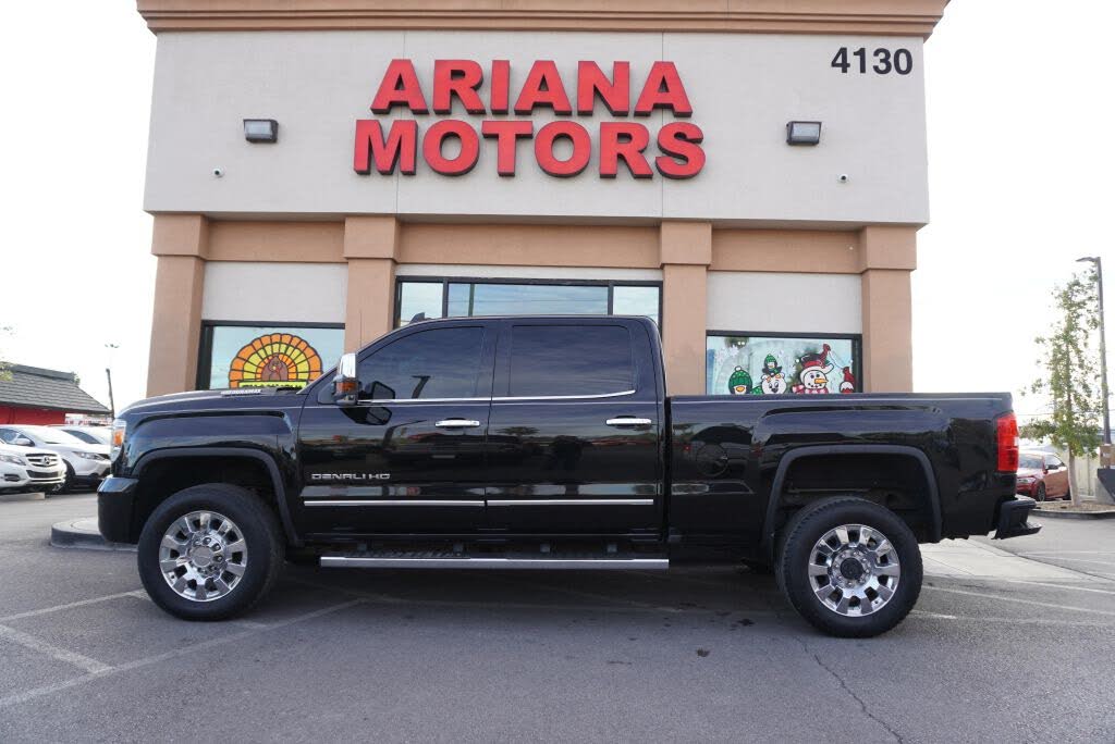 2017 GMC Sierra 2500HD Denali Crew Cab SB 4WD
