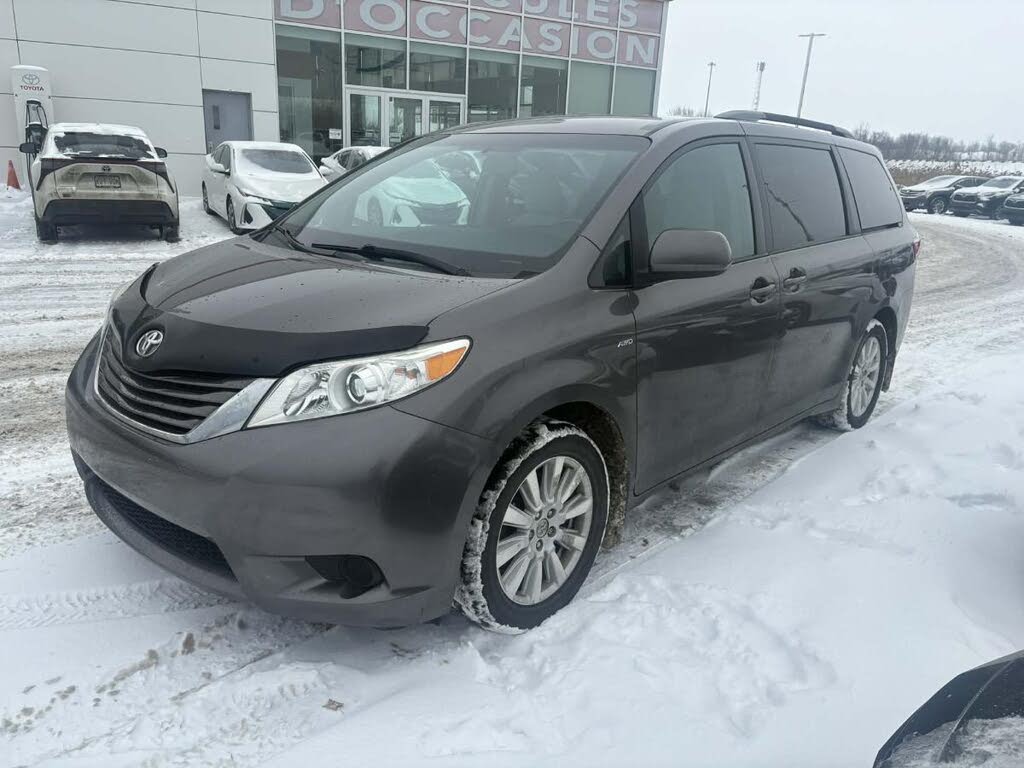 Toyota Sienna LE 7-Passenger AWD 2017