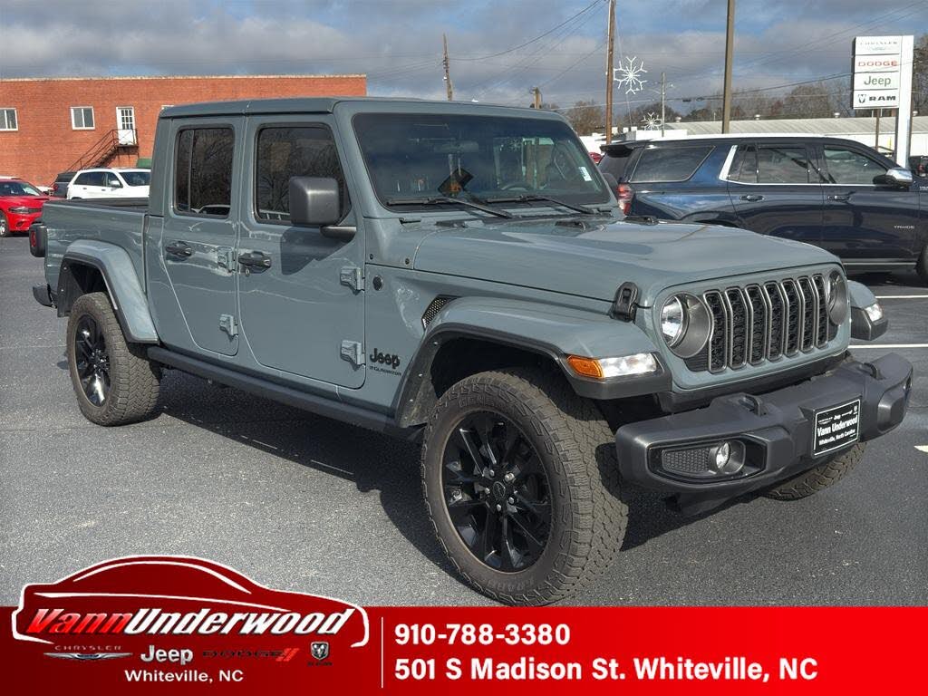 2025 Jeep Gladiator NightHawk Crew Cab 4WD