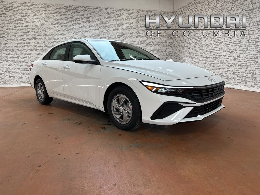 2026 Hyundai Elantra SE FWD