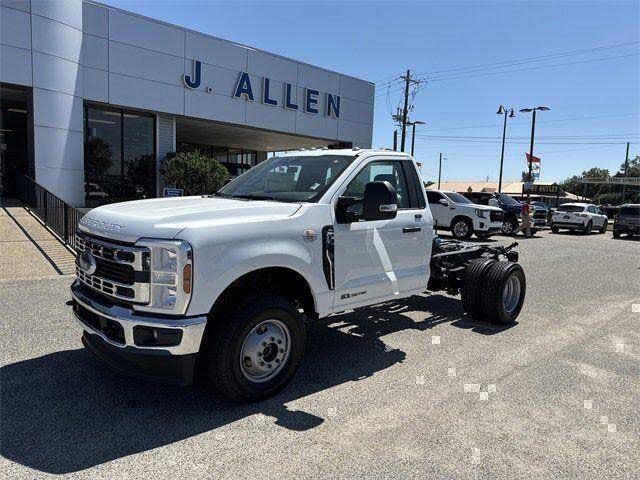 2026 Ford F-350 Super Duty Chassis XL Regular Cab DRW 4WD