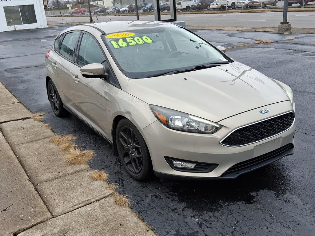 2016 Ford Focus SE Hatchback
