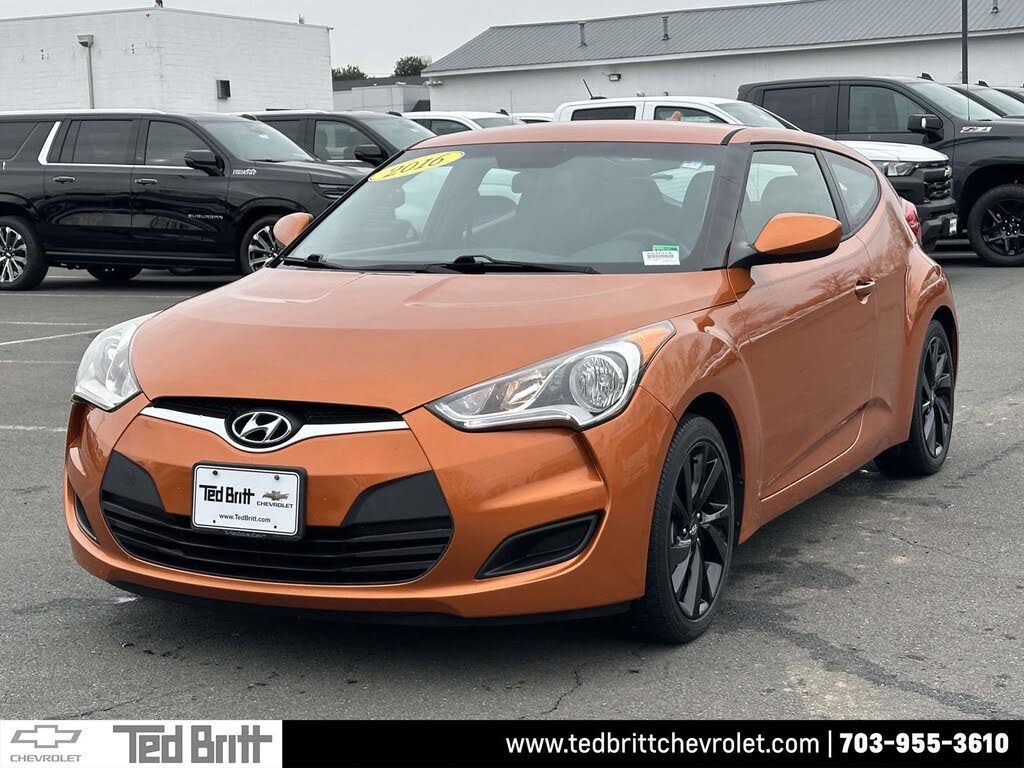 2016 Hyundai Veloster FWD with Yellow Accent Interior