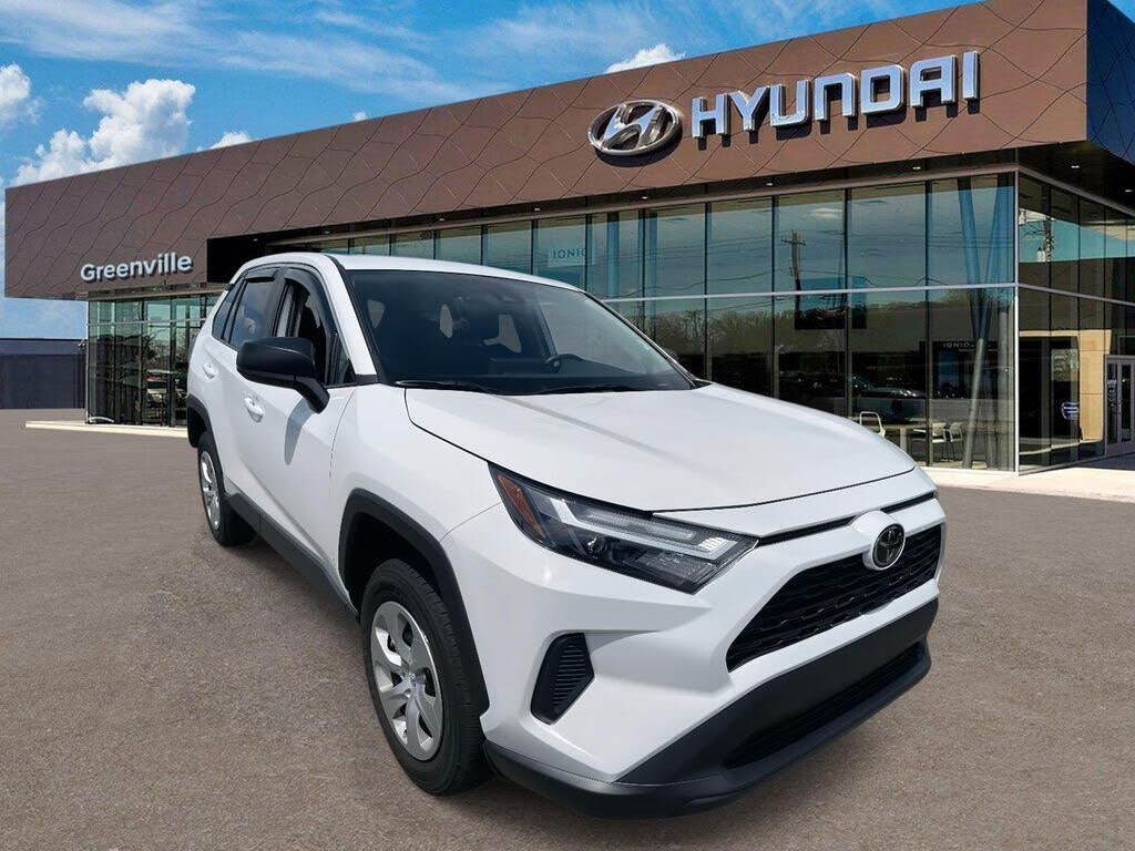 2024 Toyota RAV4 LE FWD