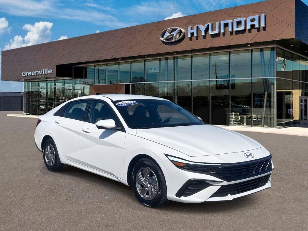 2025 Hyundai Elantra SE FWD