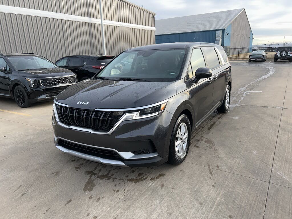 2024 Kia Carnival LX FWD