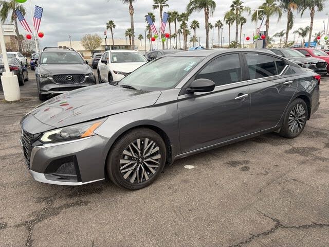 2024 Nissan Altima 2.5 SV FWD