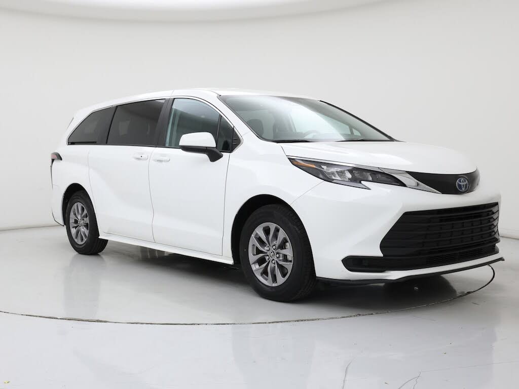 2024 Toyota Sienna LE 8-Passenger FWD