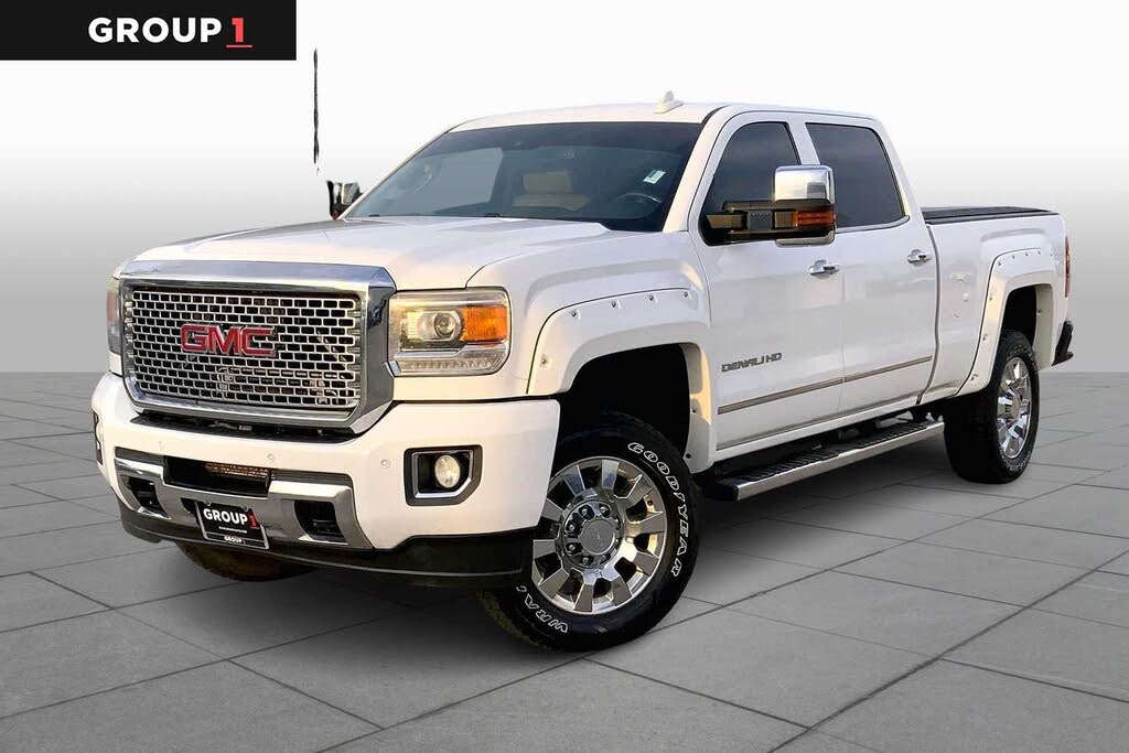 2015 GMC Sierra 2500HD Denali Crew Cab SB 4WD