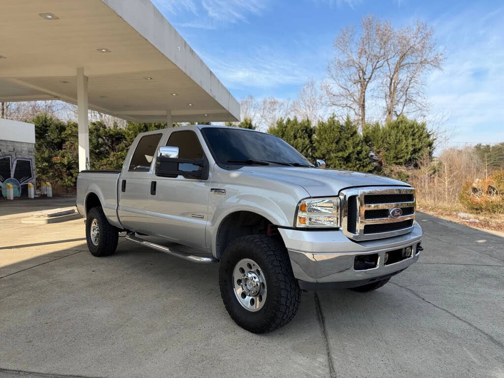 2006 Ford F-250 Super Duty XLT Crew Cab 4WD
