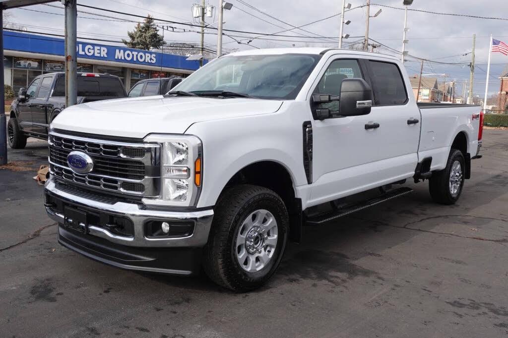 2024 Ford F-250 Super Duty XLT LB 4WD