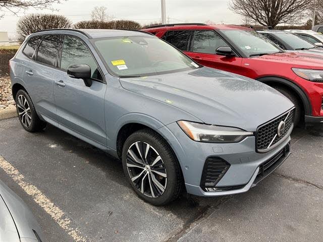 2024 Volvo XC60 B5 Plus Dark Theme AWD