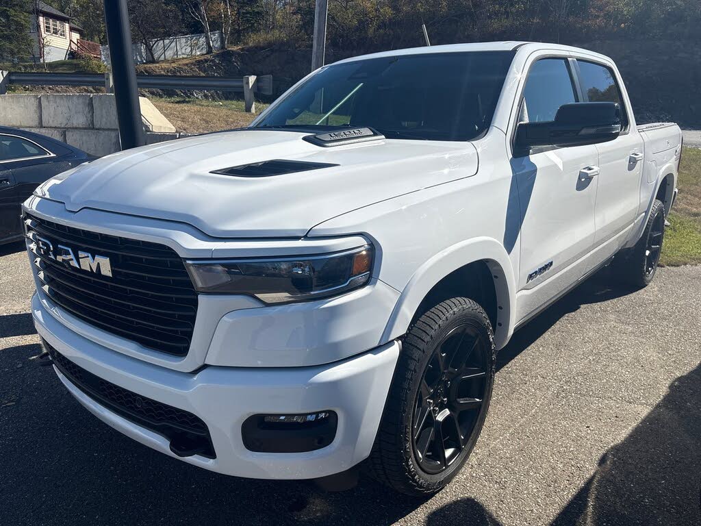 RAM 1500 Laramie Crew Cab 4WD 2026