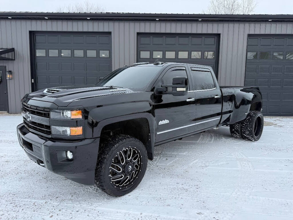 2018 Chevrolet Silverado 3500HD High Country Crew Cab LB DRW 4WD