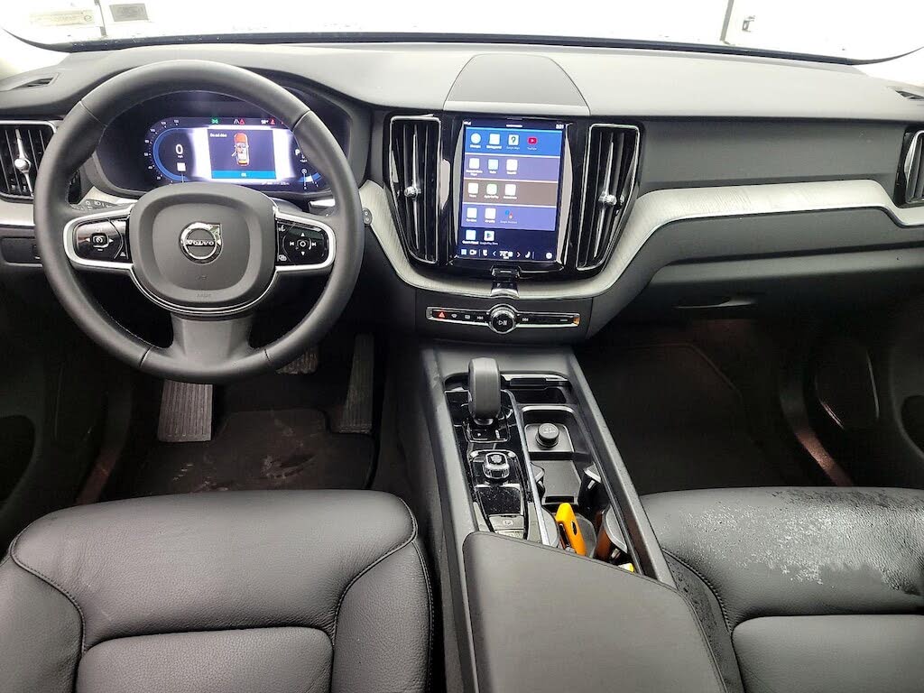 2025 Volvo XC60 B5 Plus Dark Theme AWD