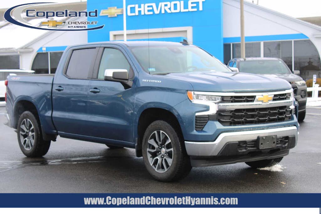 2024 Chevrolet Silverado 1500 LT Crew Cab 4WD