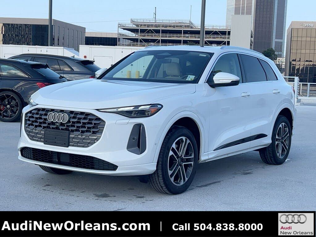 2025 Audi Q5 quattro Premium 40 TFSI